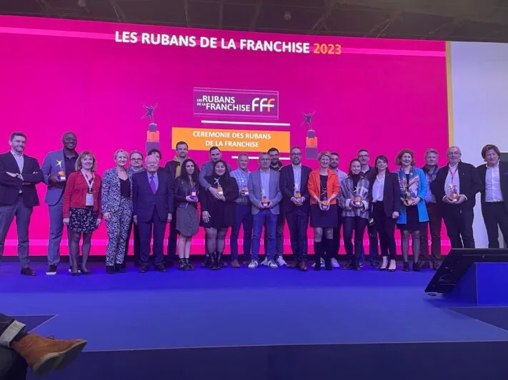 Equipe au complet récompensée lors des rubans de la franchise 2023
