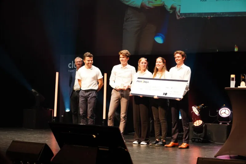 Remise du chèque de 1000€ à l'équipe angevine du Potch2Days