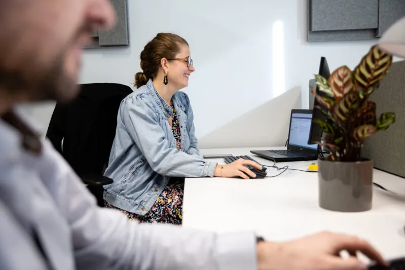 Postuler pour le métier d'assistant comptable chez TGS France, allier responsabilité et accompagnement pour assurer la fiabilité comptable.