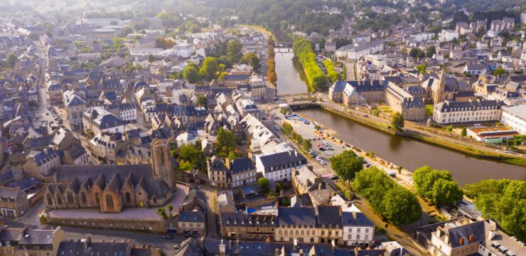 Recrutement d'un expert-comptable à Lannion, alternez entre management d'équipe et expertise au service du client.