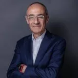 Jean-Luc SFEZ est expert-comptable et commissaire aux comptes ainsi que associé-gérant du groupe DSA à Paris