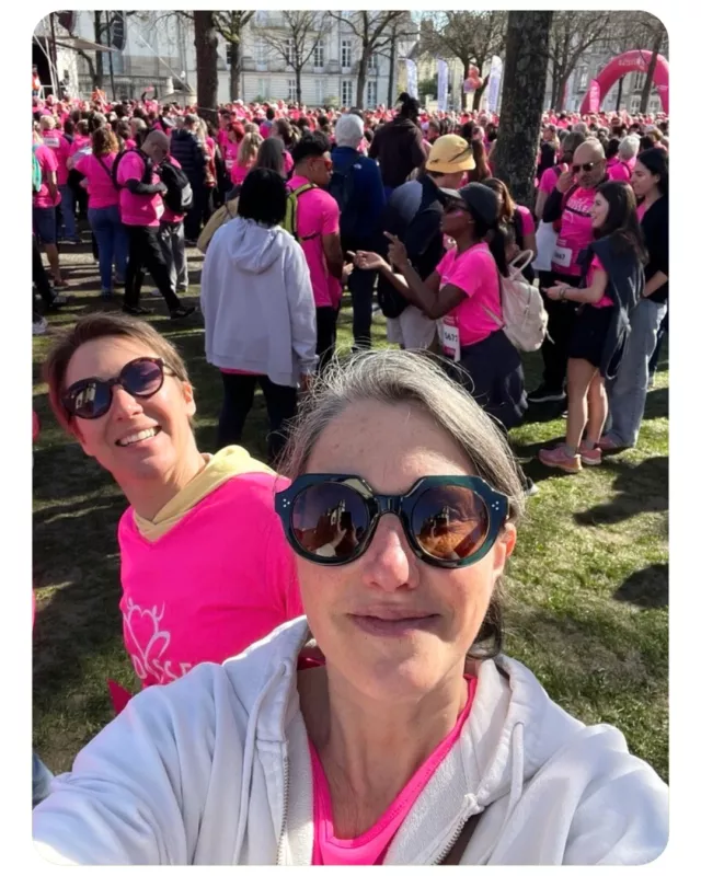#Solidarité 🎀
Chaque année, elle fédère, motive et rassemble… et cette année encore, Agnès a réussi à embarquer toute une équipe pour la course Nantaise @odyssea_frAssistante de développement pour la région, Agnès porte cette cause qui lui tient particulièrement à cœur. Grâce à son énergie et son engagement, 42 collaborateurs du groupe ont pris le départ pour courir ou marcher ensemble pour la lutte contre le cancer du sein 💗Chez #TGSFrance, nous encourageons chaque année nos collaborateurs à participer à cet événement solidaire dans le cadre du dispositif #TGSFranceSport. Une mobilisation collective qui s’inscrit dans un événement exceptionnel avec 19 600 participants réunis et 218 000 € collectés.Comme le témoigne l’une de nos collaboratrices : « J’ai voulu participer pour soutenir une amie atteinte d’un cancer du sein. Les ruisseaux font les grandes rivières : ma petite implication permettra, je l’espère, de faire avancer la science. »Les fonds de cette édition soutiendront notamment :🔬 L’Institut de Cancérologie de l’Ouest
🎗 Le Comité 44 de la Ligue contre le Cancer
🏥 Le fonds de dotation du CHU de NantesBravo à Agnès et à tous nos collaborateurs mobilisés, et grand merci aux organisateurs de cet évènement incontournable 👏#wearetgs